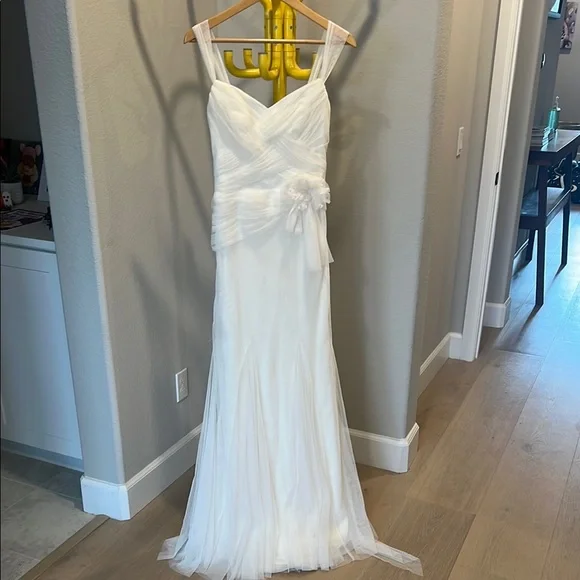 Vera Wang | Dresses | Vera Wang Elegant White Sleeveless Gown | Poshmark